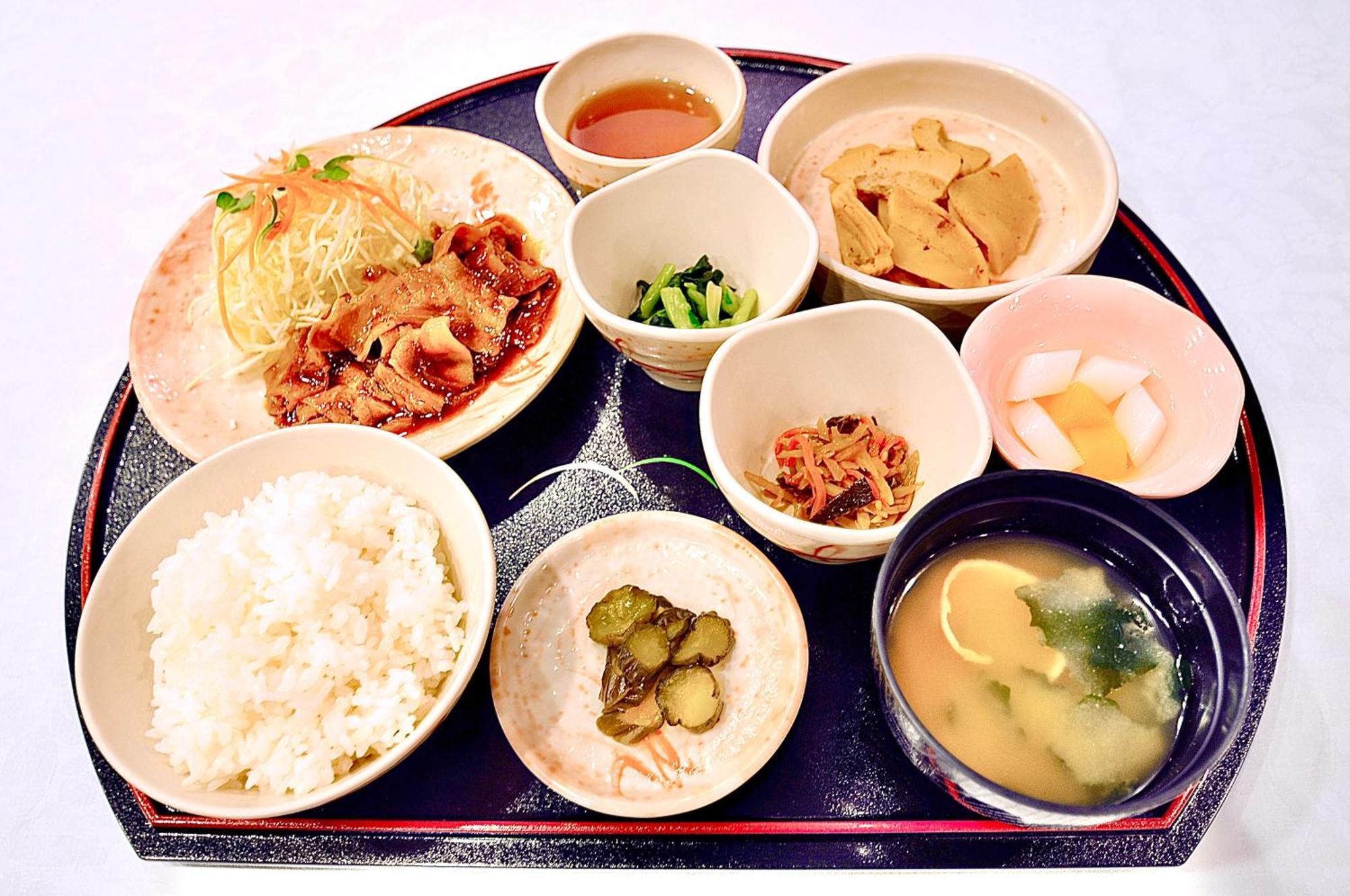 Hiroshima Ekimae Universal Hotel Екстер'єр фото